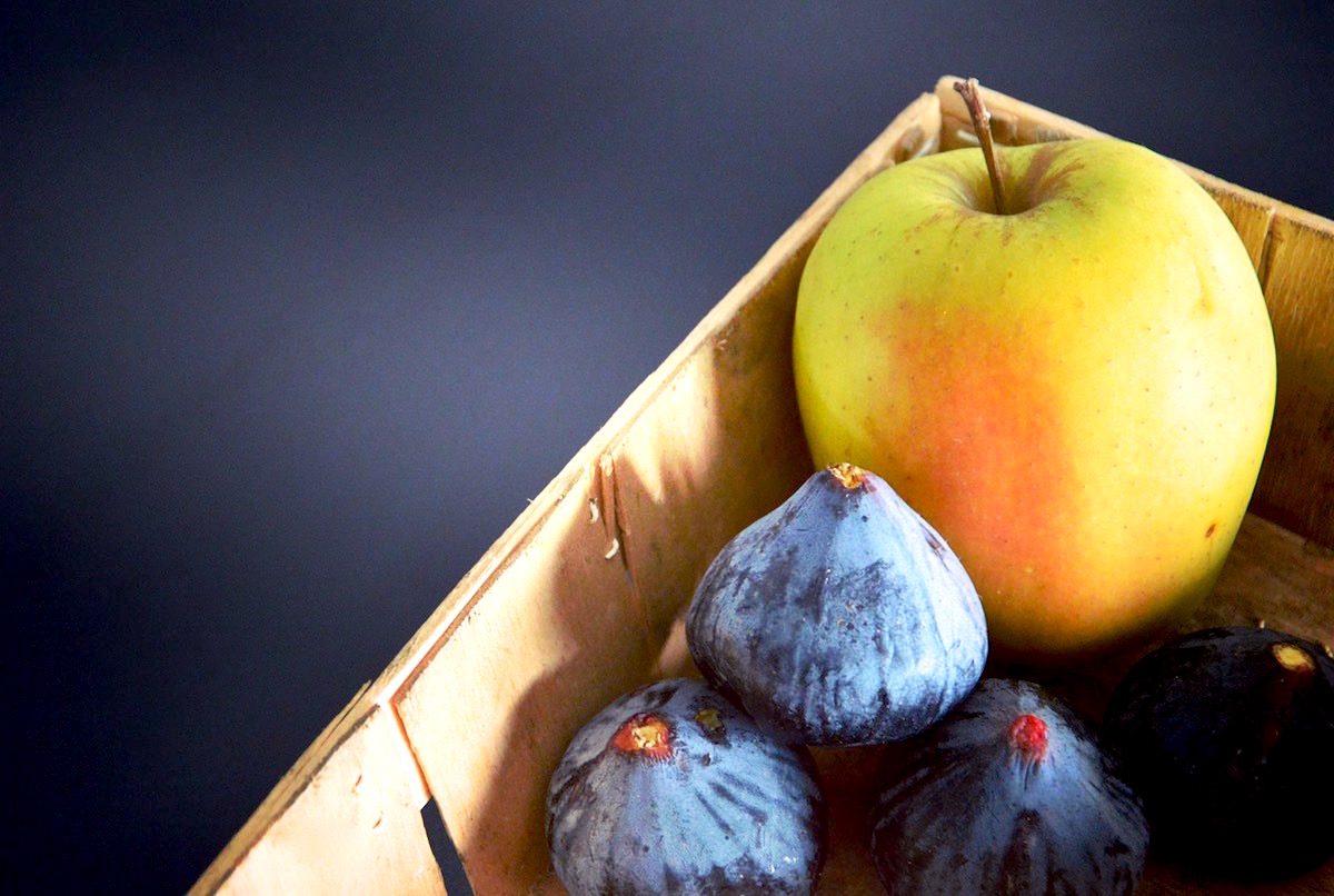 Figs and apple for babies
